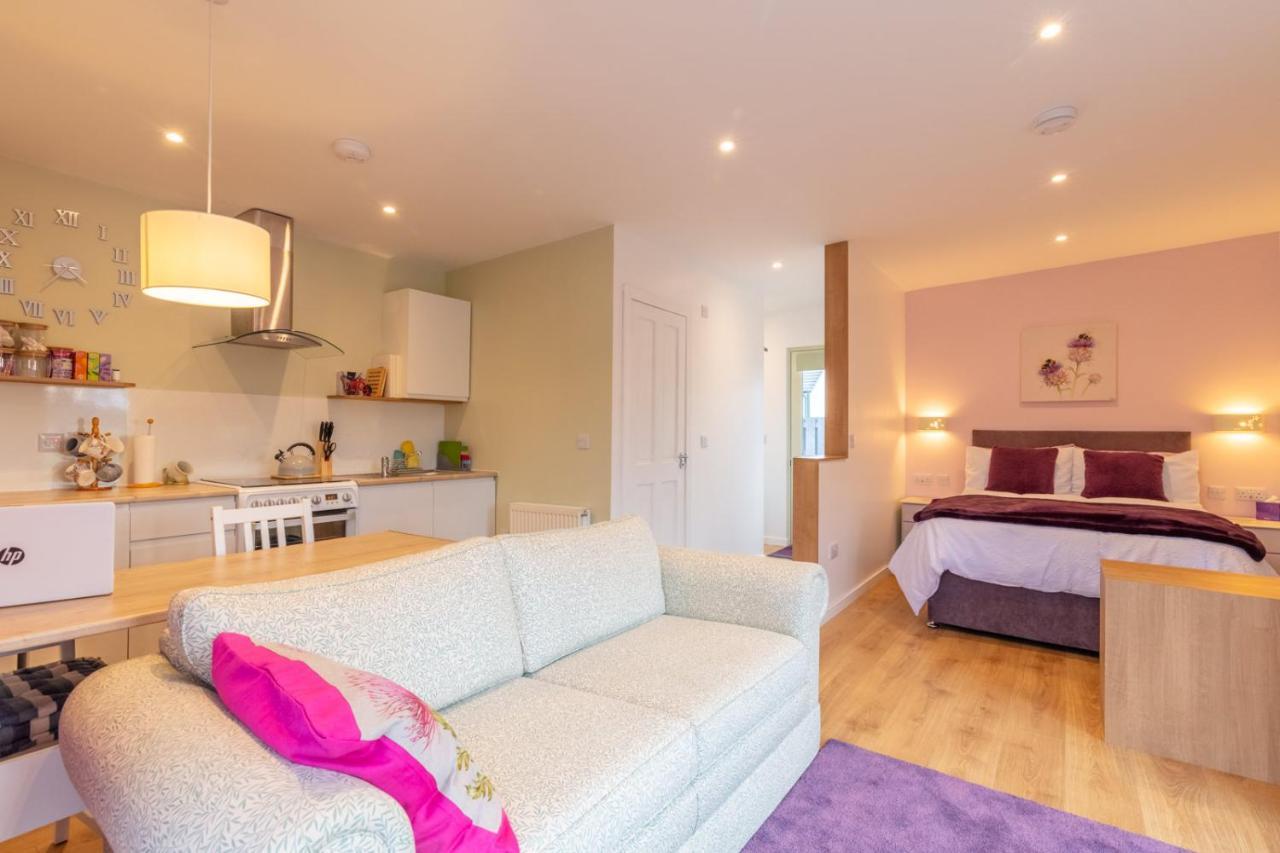 Allt Mor Rentals - Chalet With Hot Tub, And Studio Apartment No Hot Tub رويبريدج المظهر الخارجي الصورة