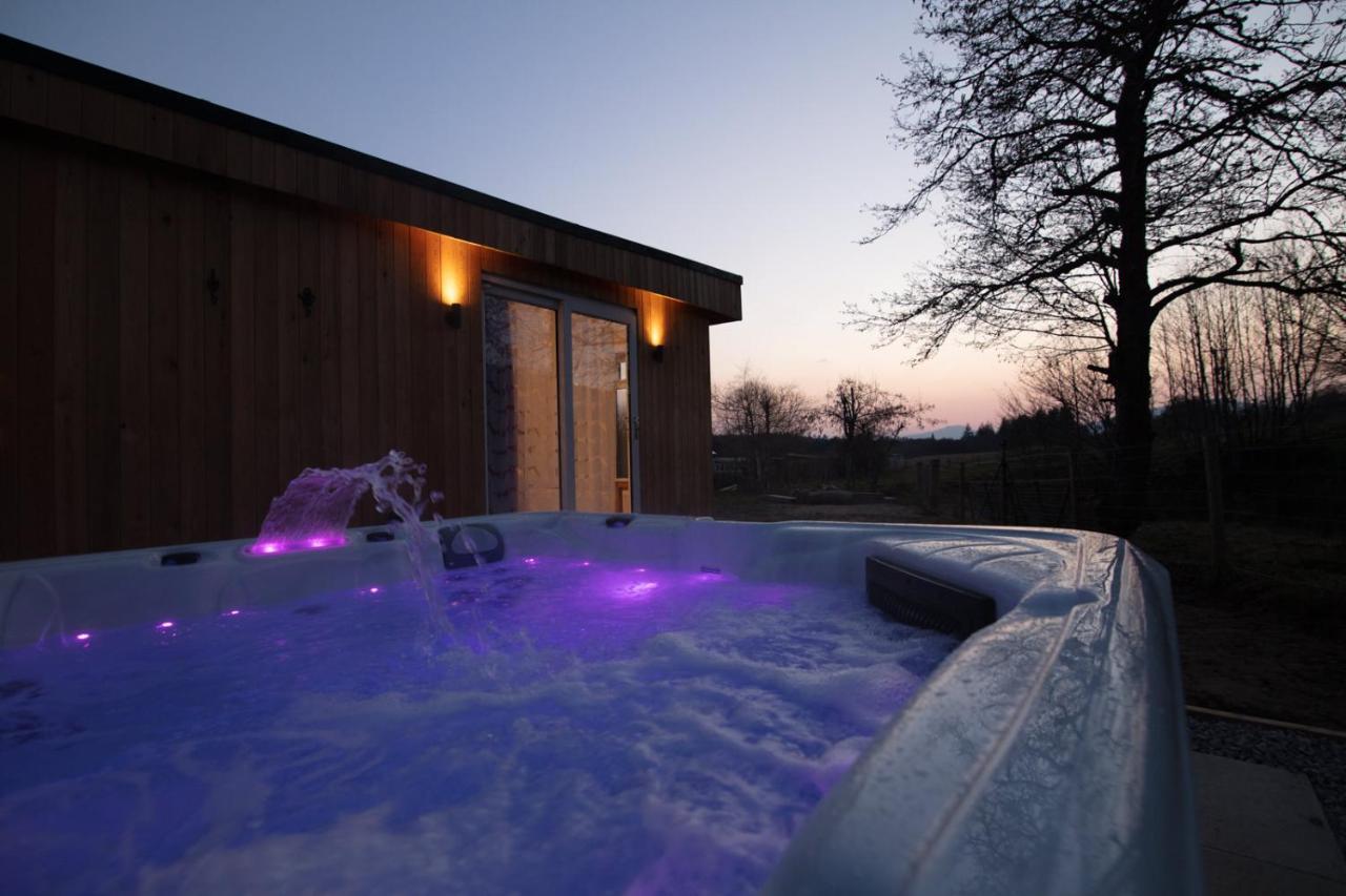 Allt Mor Rentals - Chalet With Hot Tub, And Studio Apartment No Hot Tub رويبريدج المظهر الخارجي الصورة