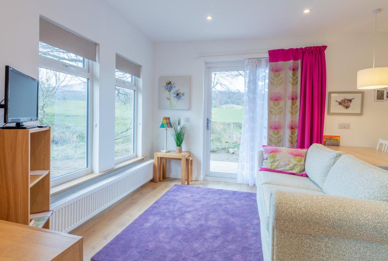 Allt Mor Rentals - Chalet With Hot Tub, And Studio Apartment No Hot Tub رويبريدج المظهر الخارجي الصورة