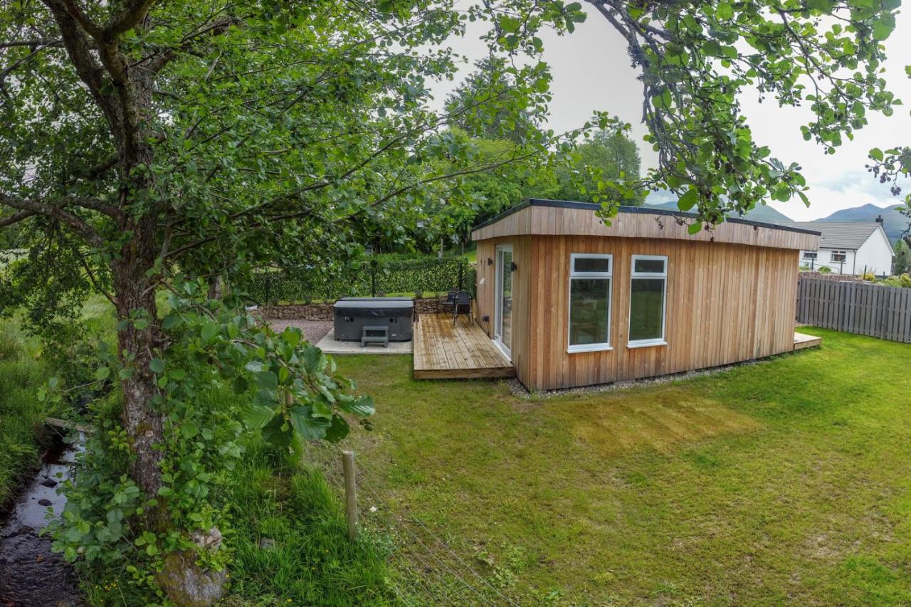 Allt Mor Rentals - Chalet With Hot Tub, And Studio Apartment No Hot Tub رويبريدج المظهر الخارجي الصورة